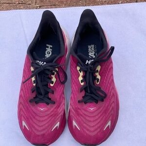 Hoka Arahi 6 Pink and White Athletic Shoes with Cushioned Comfort